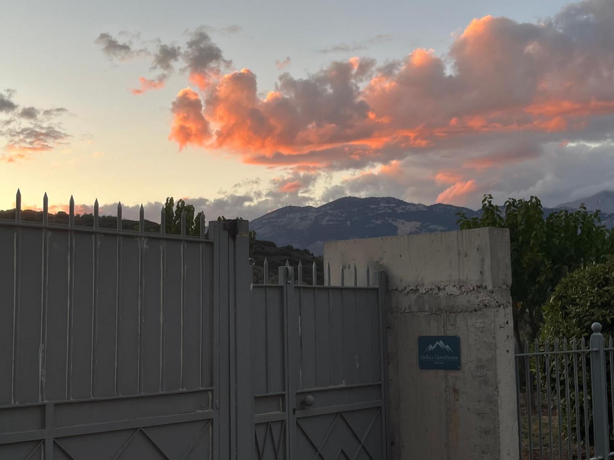 Stellas Guesthouse Near Arachova Stirion Bagian luar foto